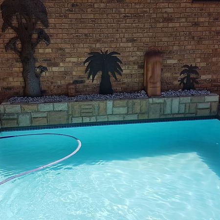 Meadows Guesthouse Germiston Buitenkant foto